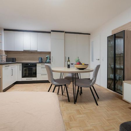 Modern Apartment, Full Kitchen, For 6 กมุนเดน ภายนอก รูปภาพ