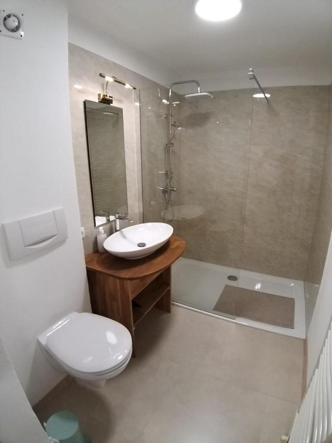 Modern Apartment, Full Kitchen, For 6 กมุนเดน ภายนอก รูปภาพ