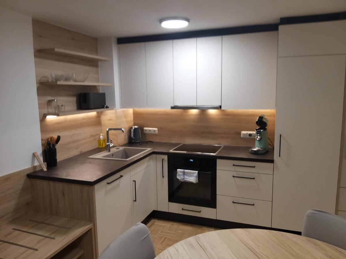 Modern Apartment, Full Kitchen, For 6 กมุนเดน ภายนอก รูปภาพ