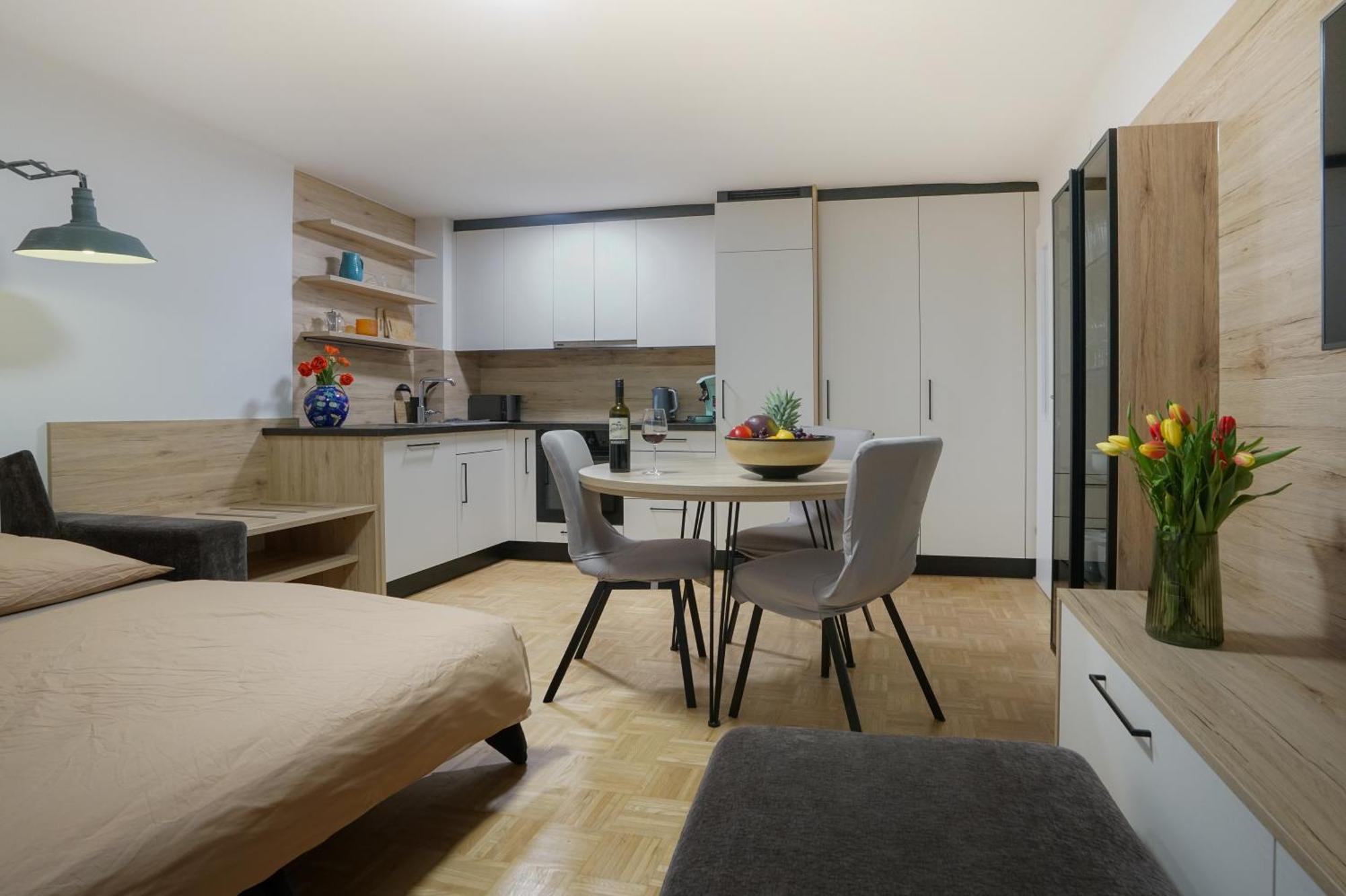Modern Apartment, Full Kitchen, For 6 กมุนเดน ภายนอก รูปภาพ