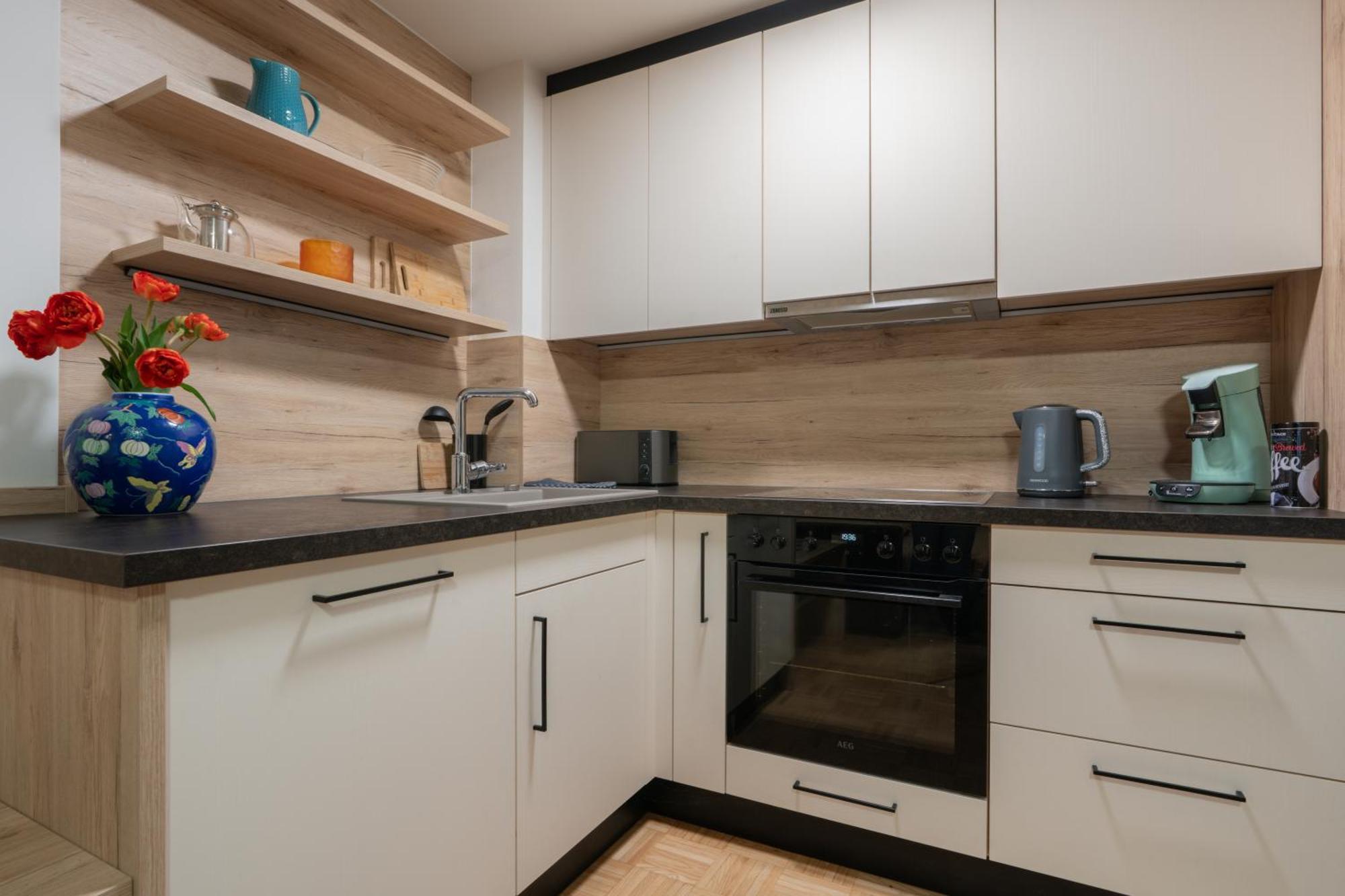 Modern Apartment, Full Kitchen, For 6 กมุนเดน ภายนอก รูปภาพ